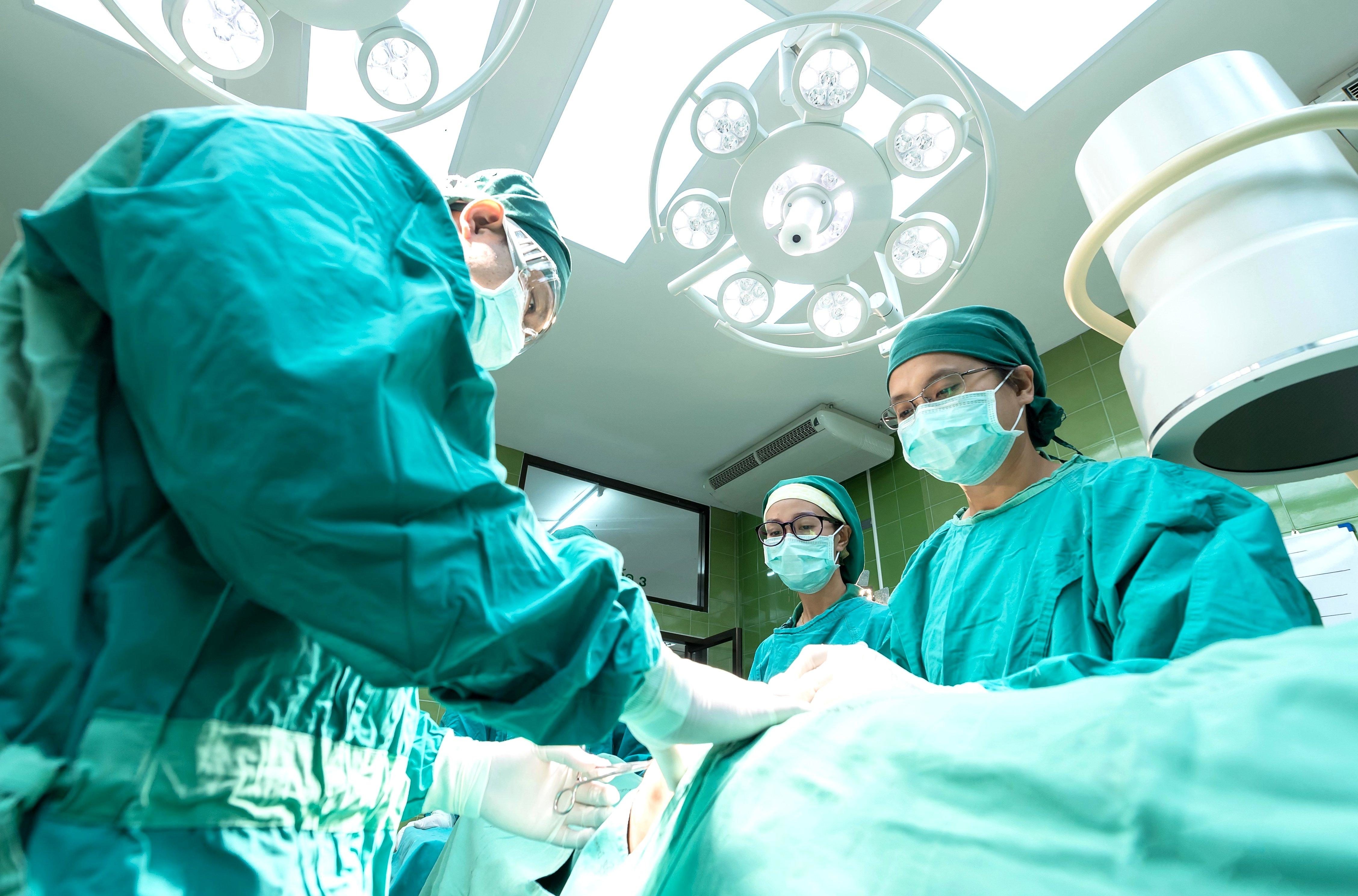 4. Ưu điểm của quy trình thủ thuật và phẫu thuật