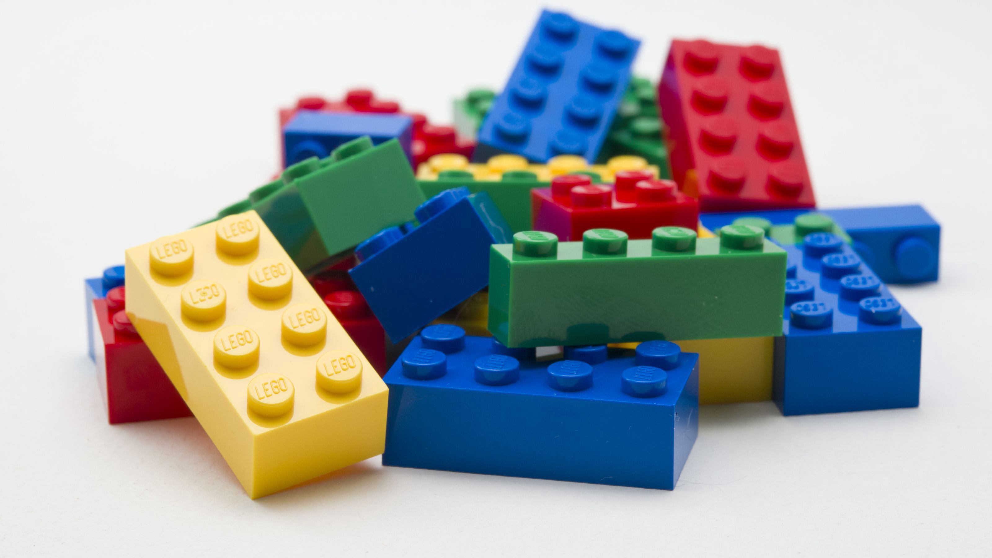 1. Những Điều Cần Biết Về Thế Giới Lego
